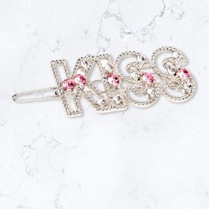 Paparazzi Kiss Bliss Hair Clip in Pink